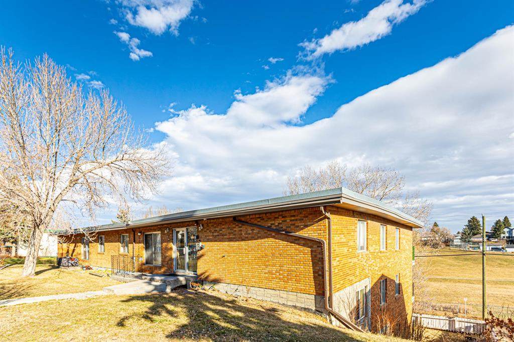 4328 4 Street - Photo 1