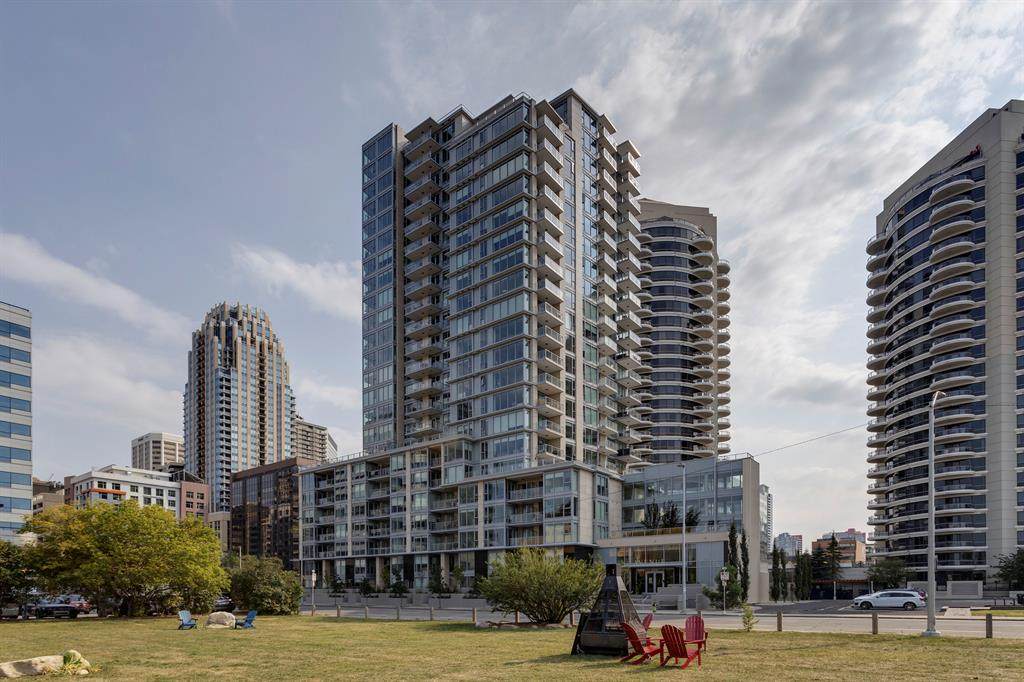 1025 5 Avenue - Photo 1