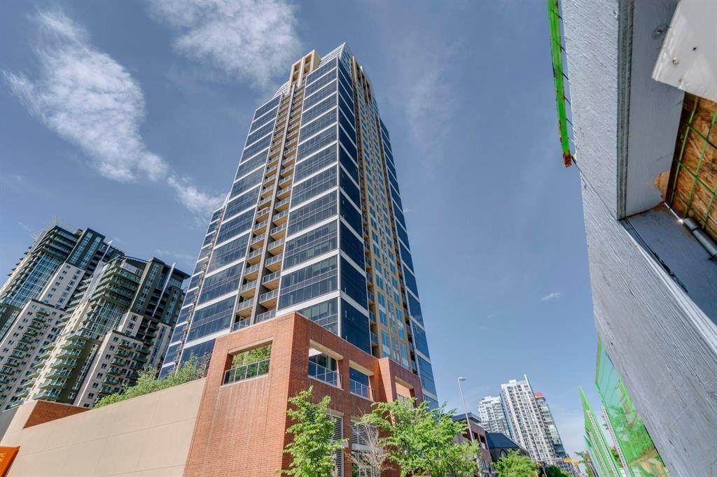 211 13 Avenue - Photo 1