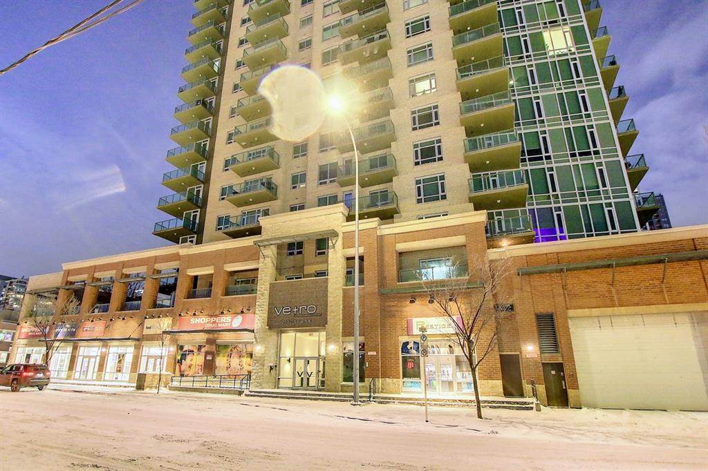 210 15 Avenue - Photo 1