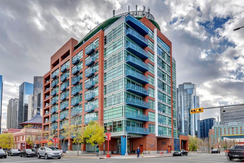 205 Riverfront Avenue - Photo 1