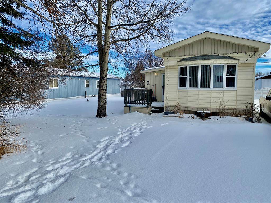5211 55 Avenue - Photo 1