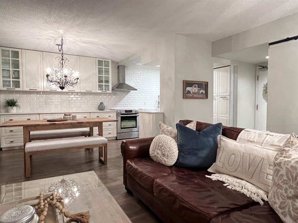 145 Point Drive - Photo 1