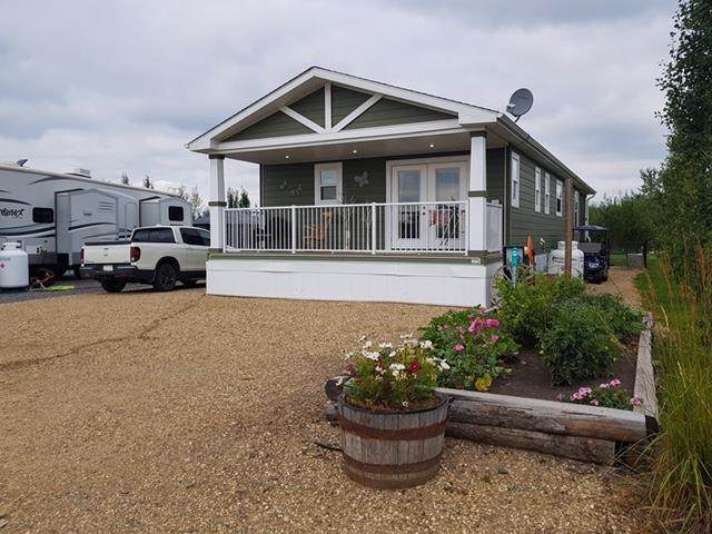 10042 Township Road 422 - Photo 1