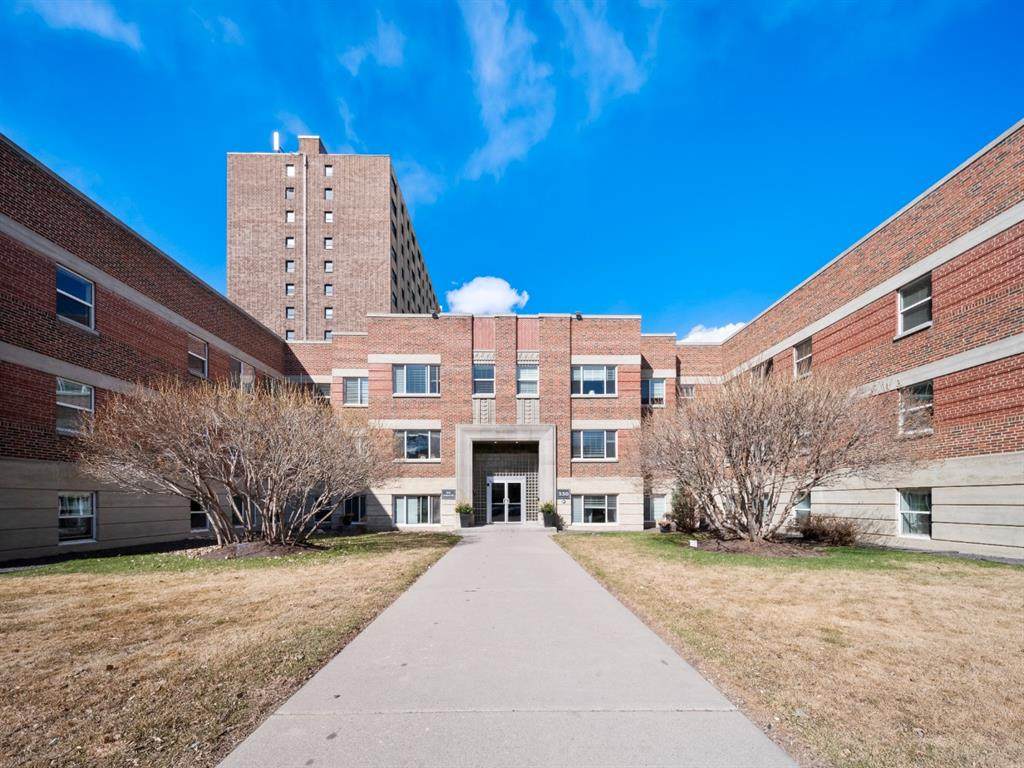 330 19 Avenue - Photo 1