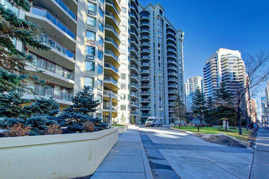 1108 6 Avenue - Photo 1