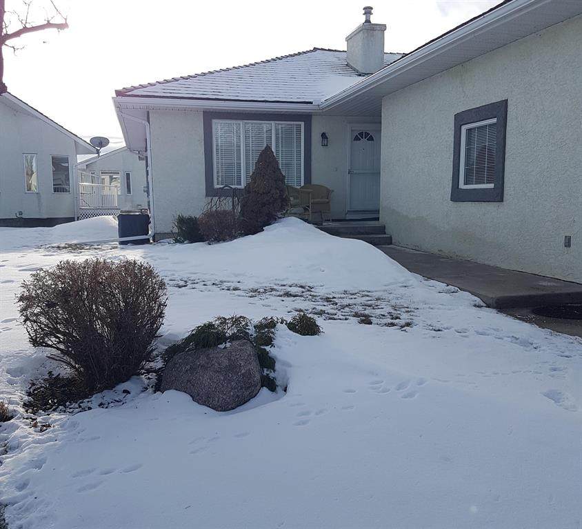 5 Strathmore Lakes Bay - Photo 1