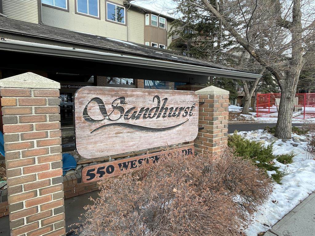 550 Westwood Drive - Photo 1