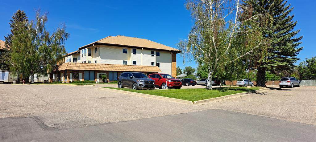 65 Temple Boulevard - Photo 1