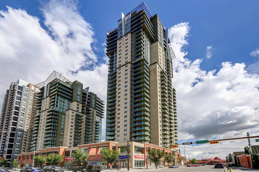 210 15 Avenue - Photo 1