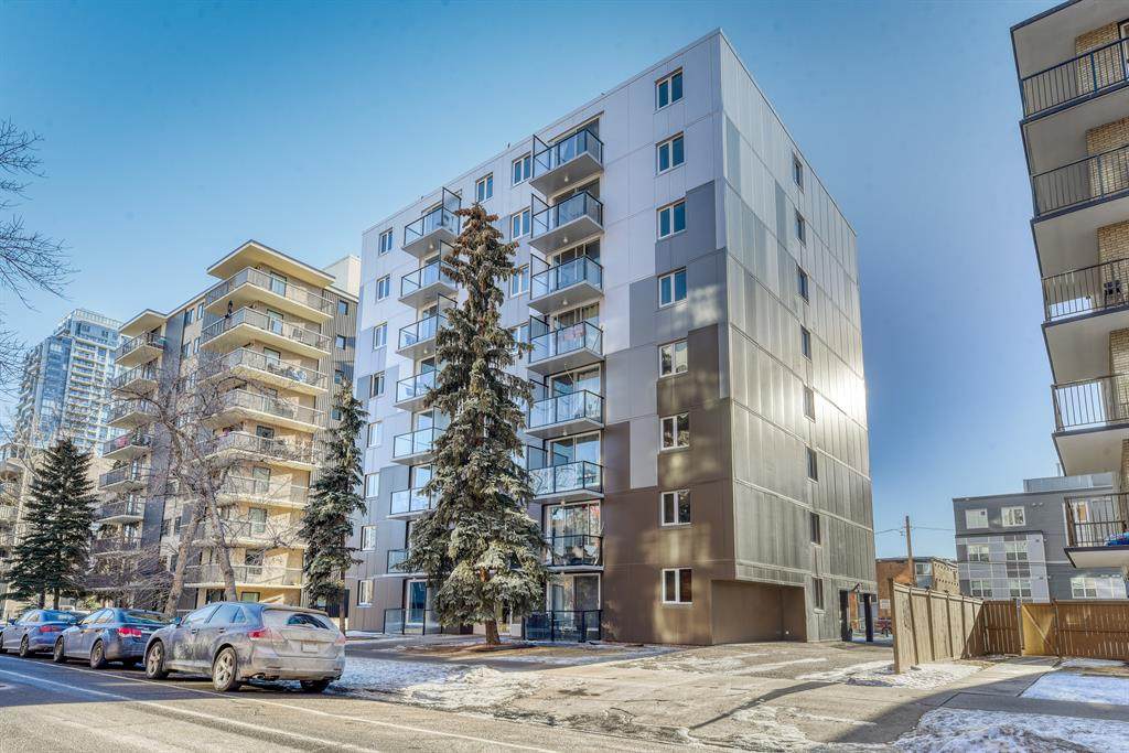 1111 15 Avenue - Photo 1