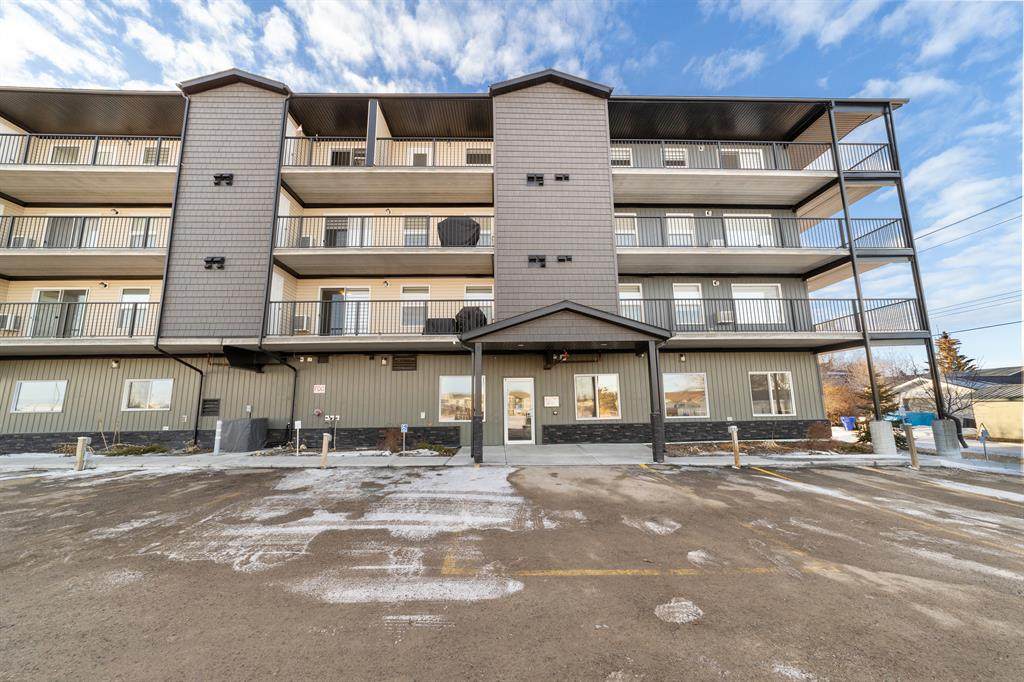 4574 51 Avenue - Photo 1