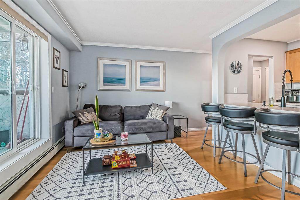 823 5 Street - Photo 1