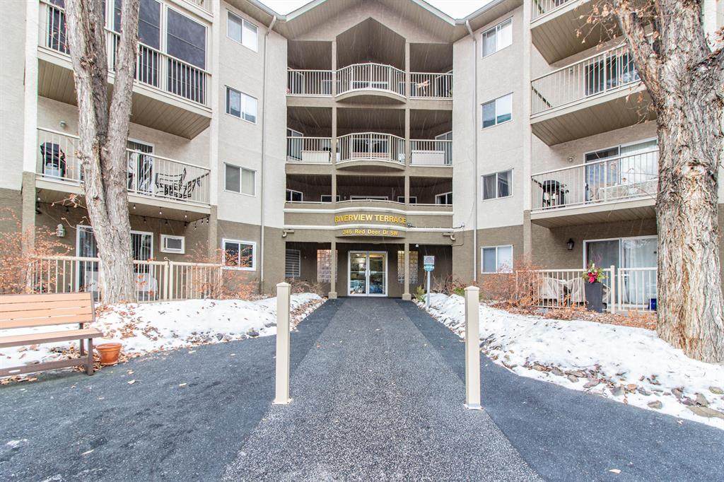 245 Red Deer Drive - Photo 1