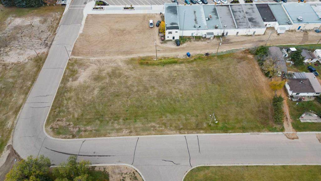 4805 46 Street - Photo 1