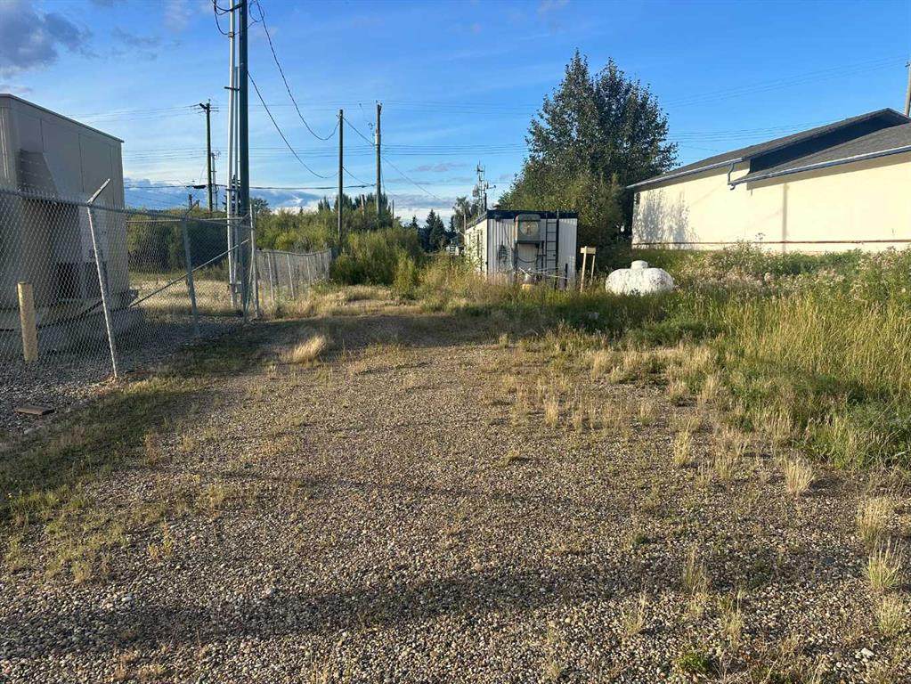 9710 90 Avenue - Photo 1