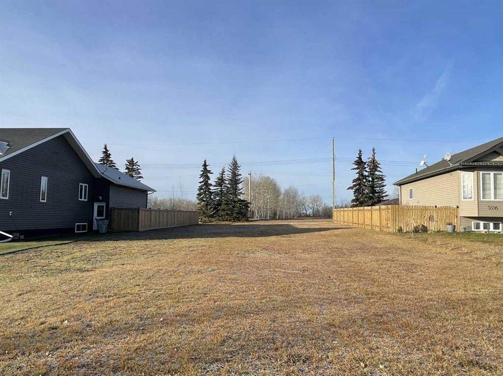 5552 52 Street - Photo 1