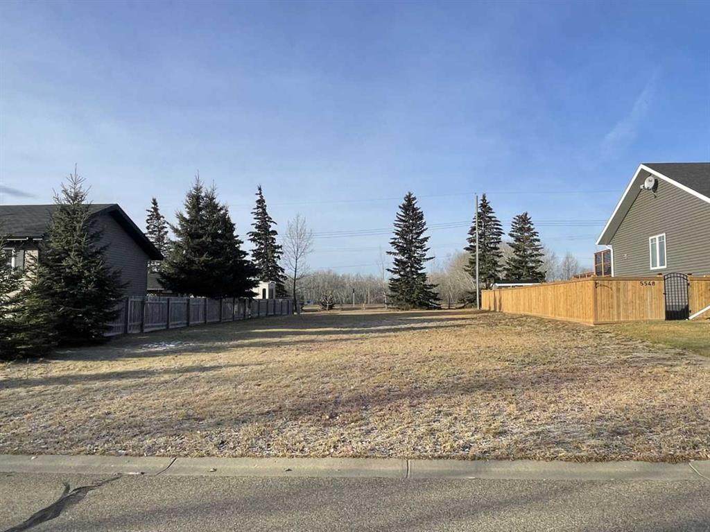 5544 52 Street - Photo 1