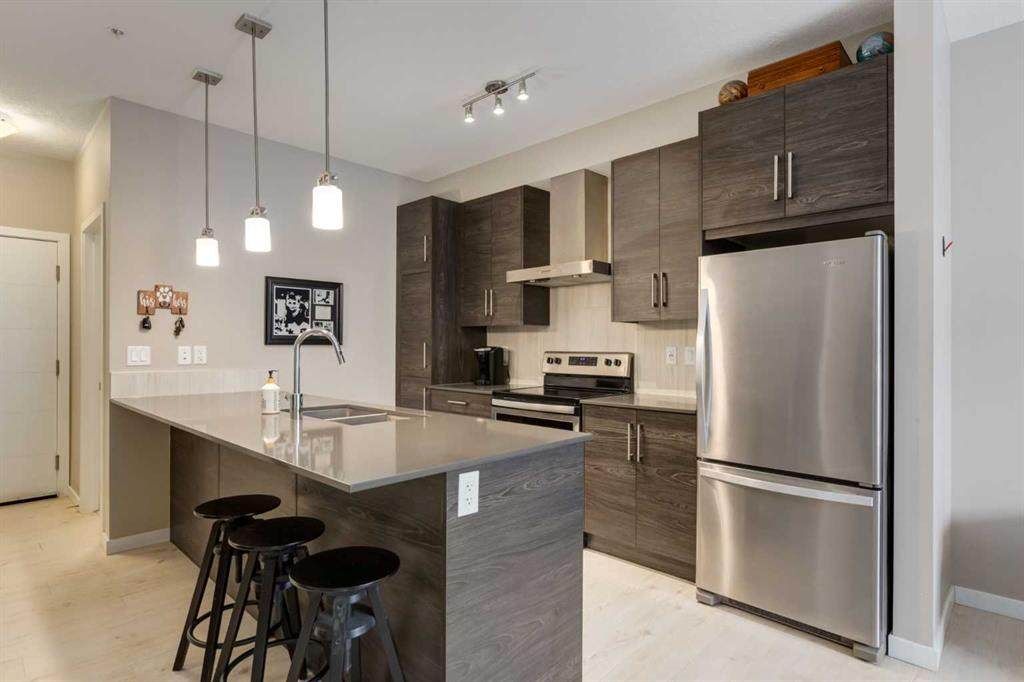 122 Mahogany Centre - Photo 1