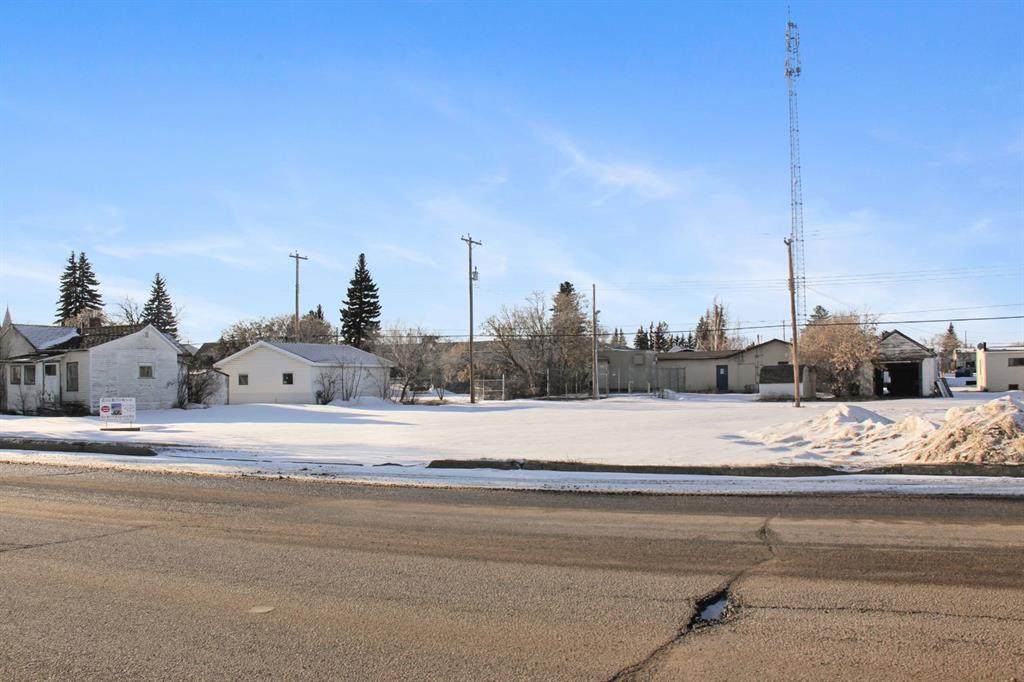 5028 49 Street - Photo 1
