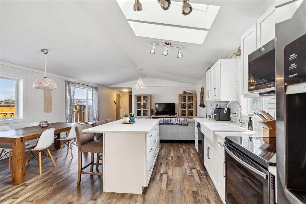 540 Mckinlay Crescent - Photo 1