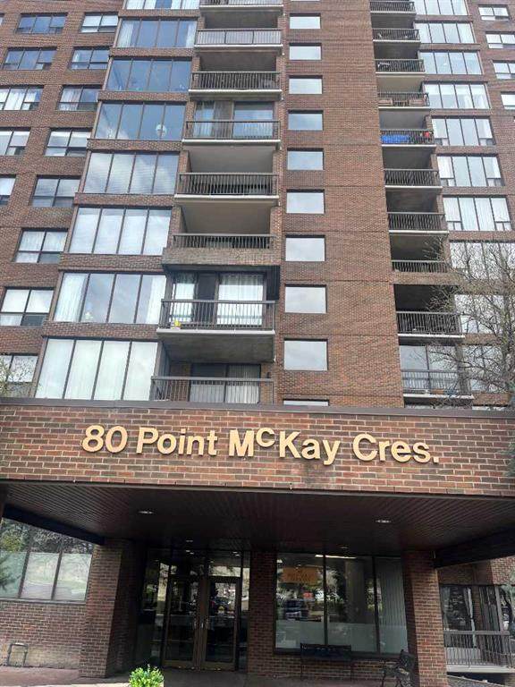 80 Point Mckay Crescent - Photo 1