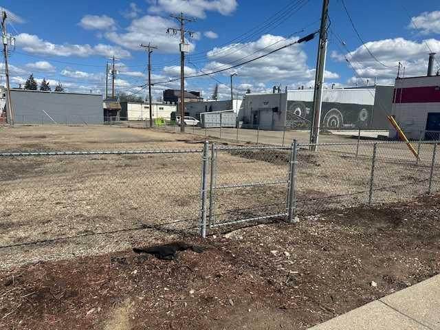 5012 51 Avenue - Photo 1