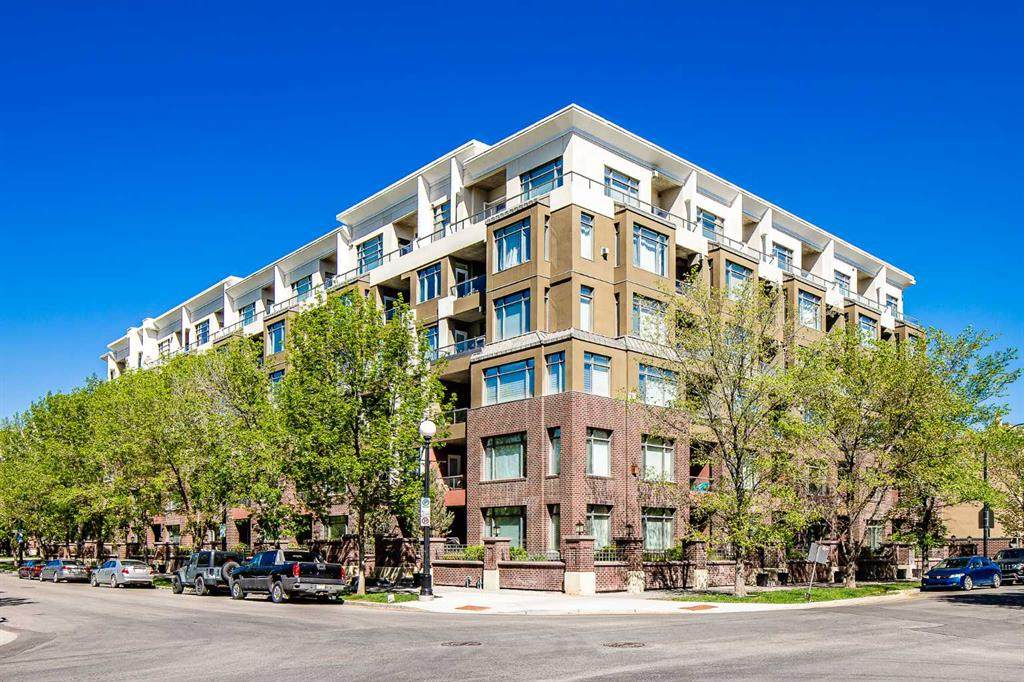 990 Centre Avenue - Photo 1