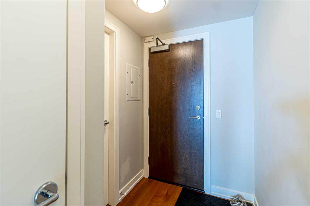 https://bt-photos.global.ssl.fastly.net/calgary/orig_boomver_1_A2219148-2.jpg