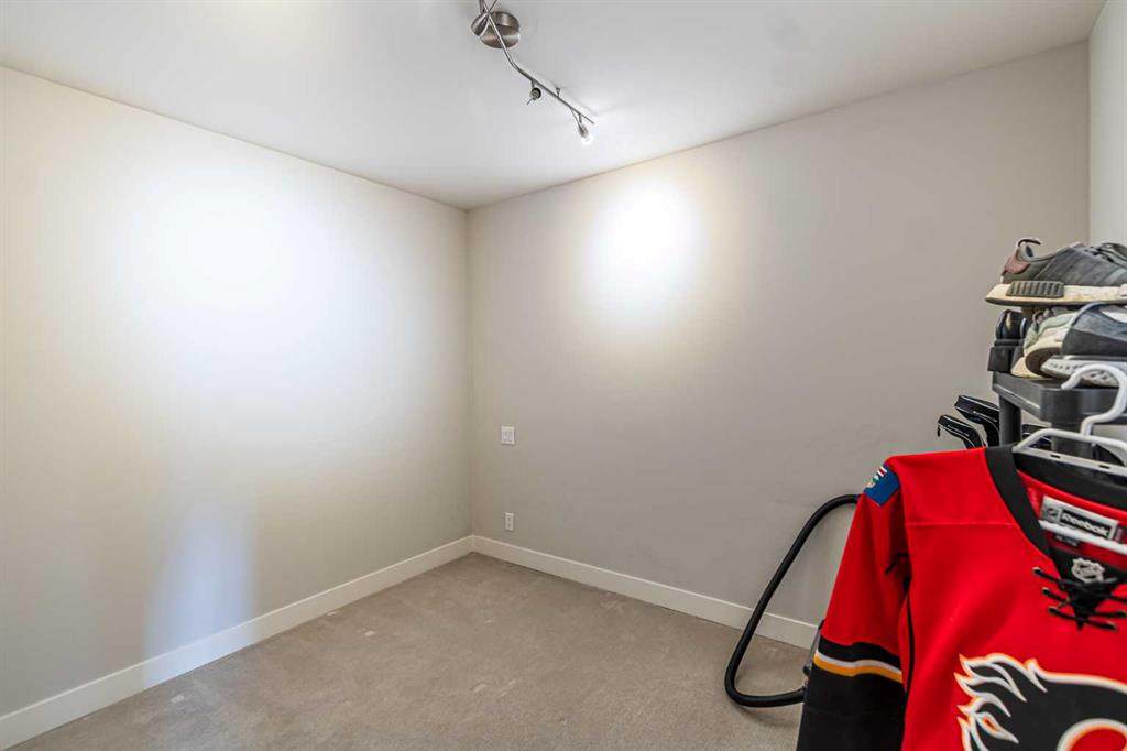 https://bt-photos.global.ssl.fastly.net/calgary/orig_boomver_1_A2219148-2.jpg