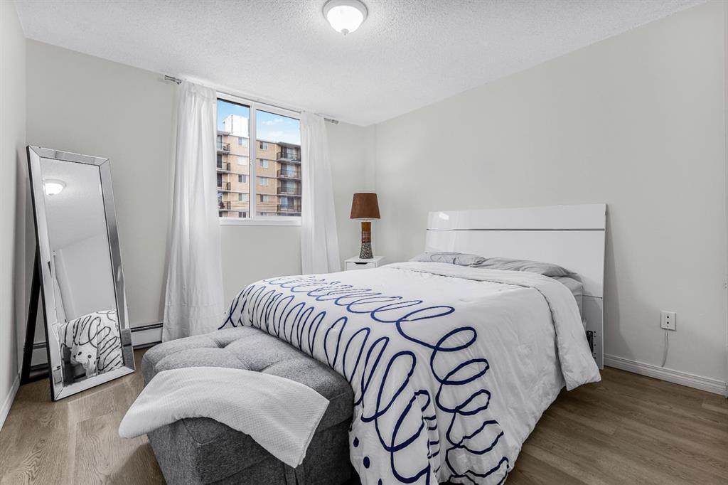 https://bt-photos.global.ssl.fastly.net/calgary/orig_boomver_1_A2219566-2.jpg