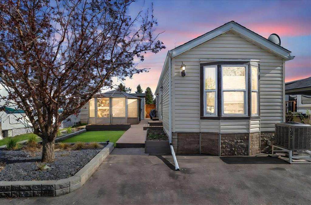 370165 79 Street - Photo 1