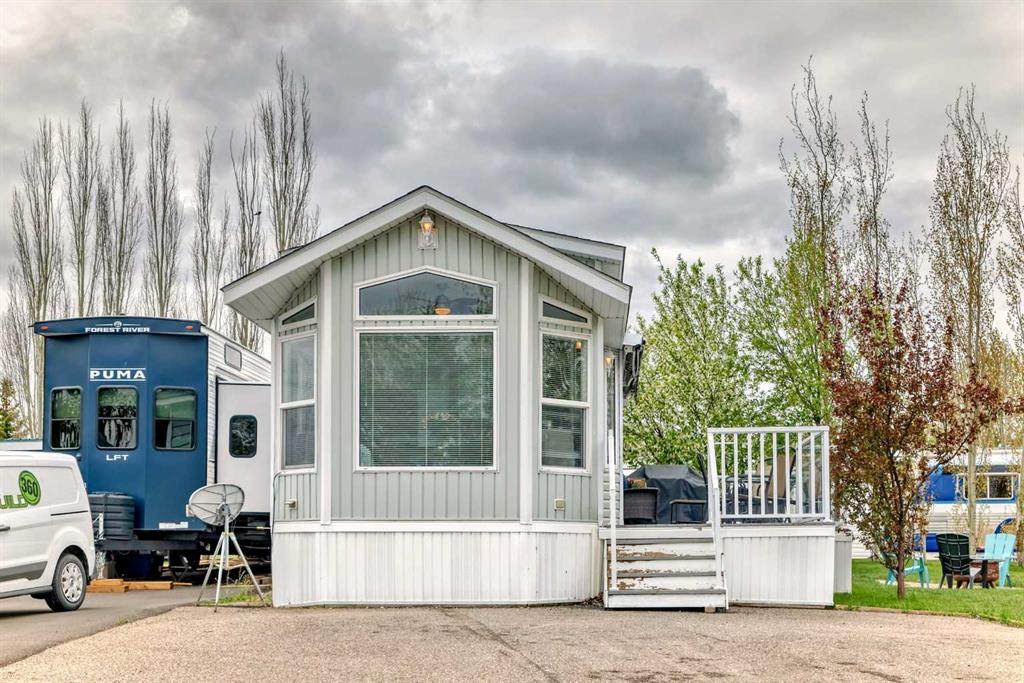 370165 79 Street - Photo 1