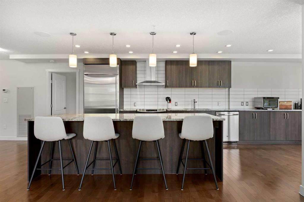 https://bt-photos.global.ssl.fastly.net/calgary/orig_boomver_1_A2220917-2.jpg