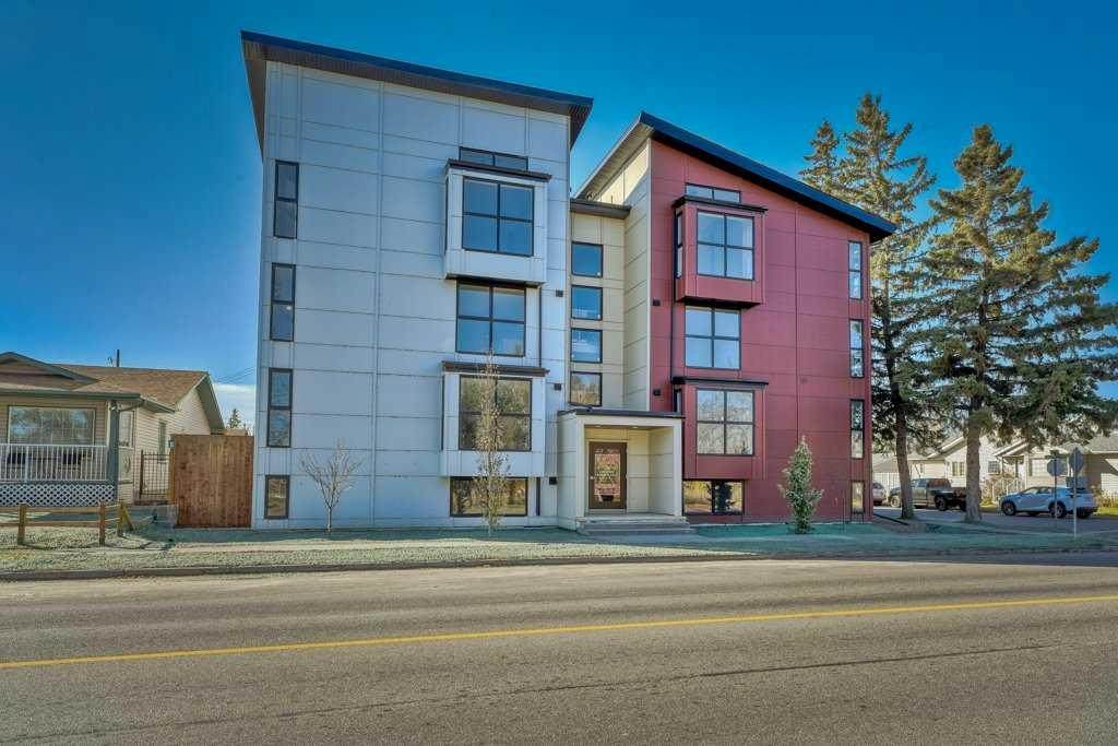 606 Lakeside Boulevard - Photo 1