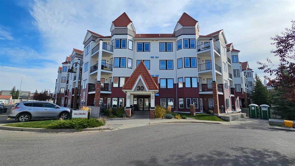 30 Royal Oak Plaza - Photo 1