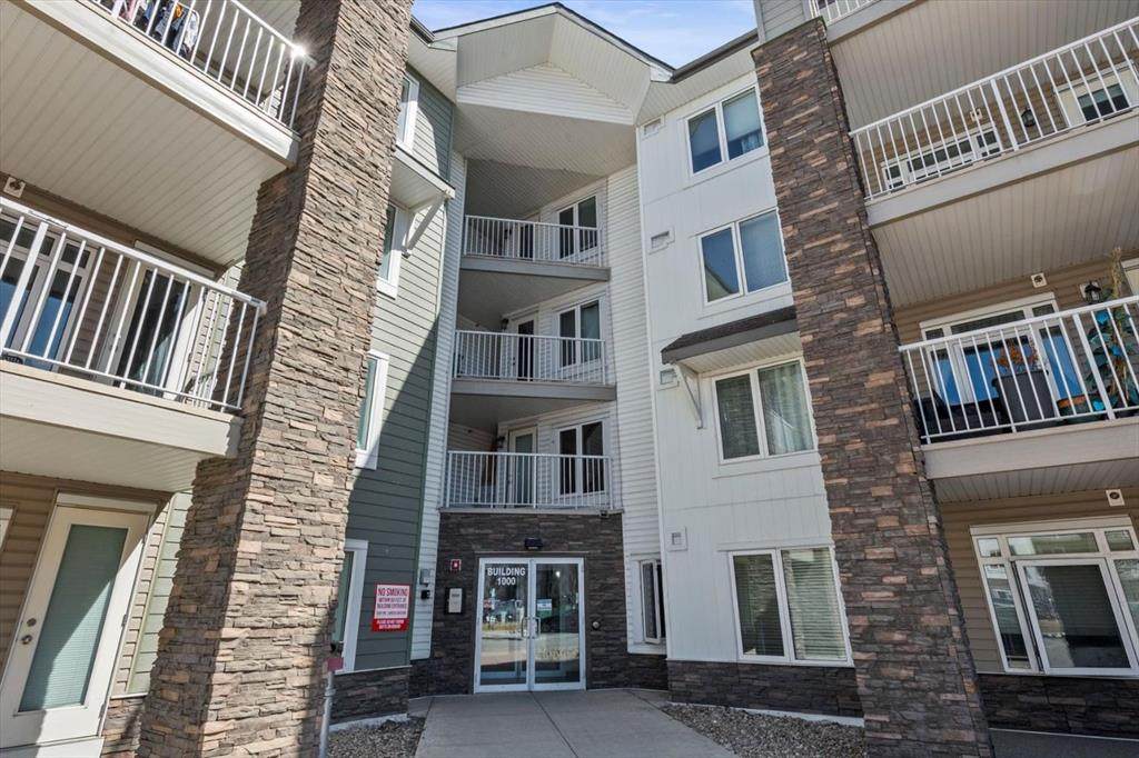 6118 80 Avenue - Photo 1