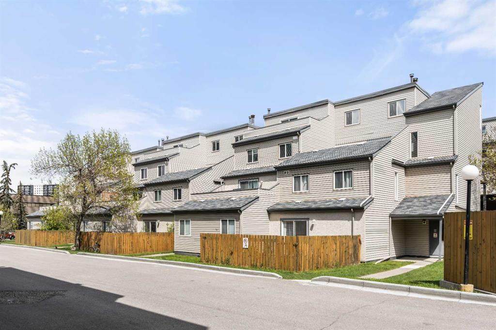 1540 29 Street - Photo 1