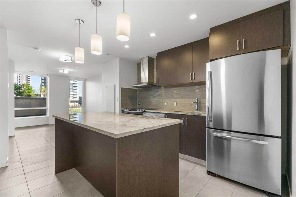 303 13 Avenue - Photo 1