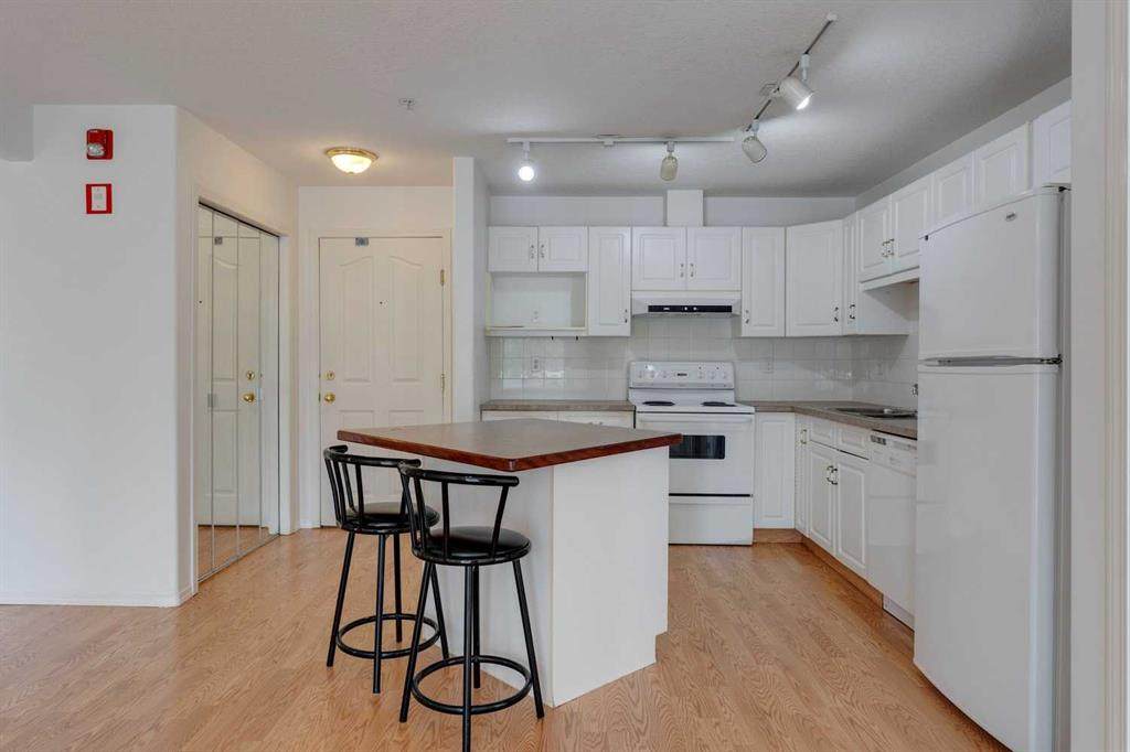165 Manora Place - Photo 1