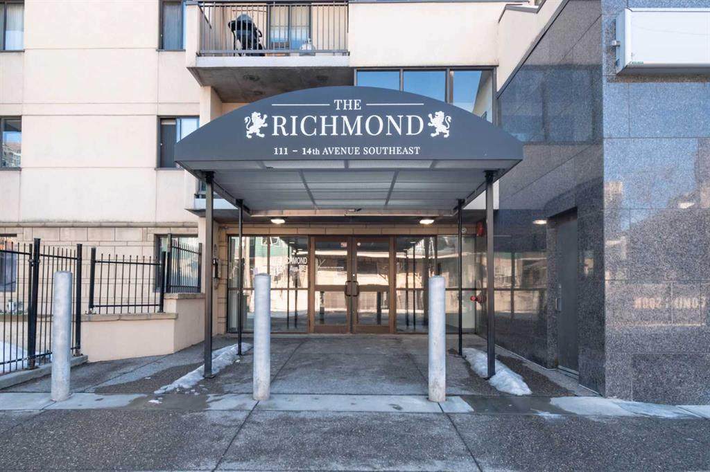 111 14 Avenue - Photo 1