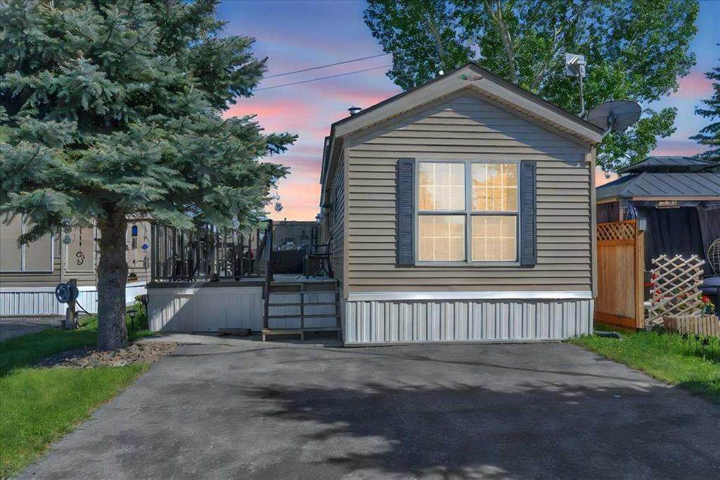 370165 79 Street - Photo 1