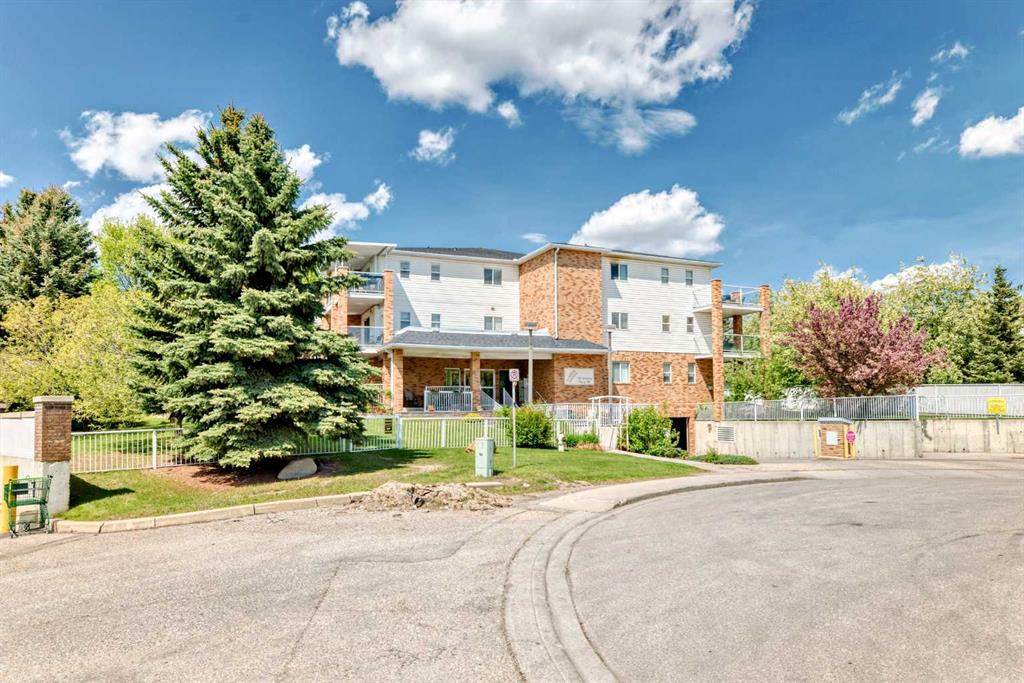 165 Manora Place - Photo 1