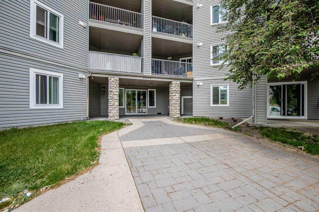 604 8 Street - Photo 1
