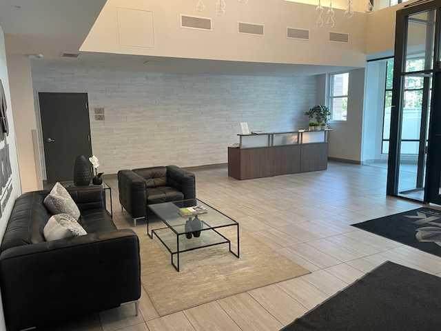 303 13 Avenue - Photo 1