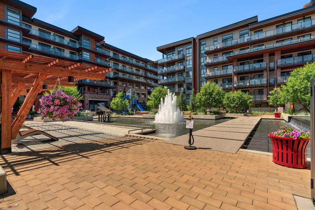 122 Mahogany Centre - Photo 1