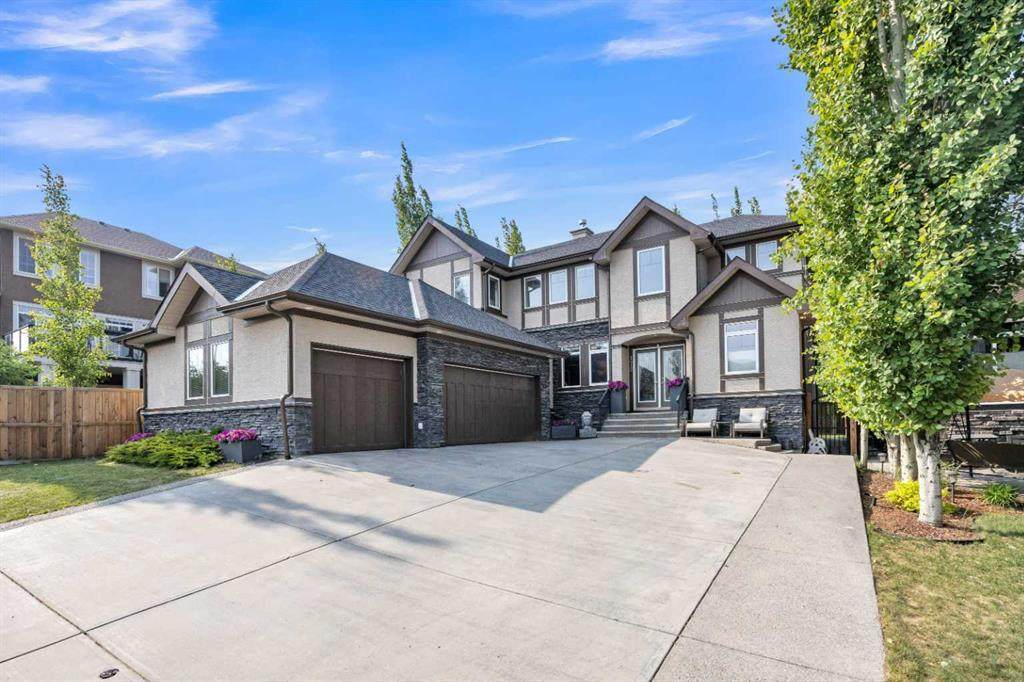172 Panatella Crescent - Photo 1