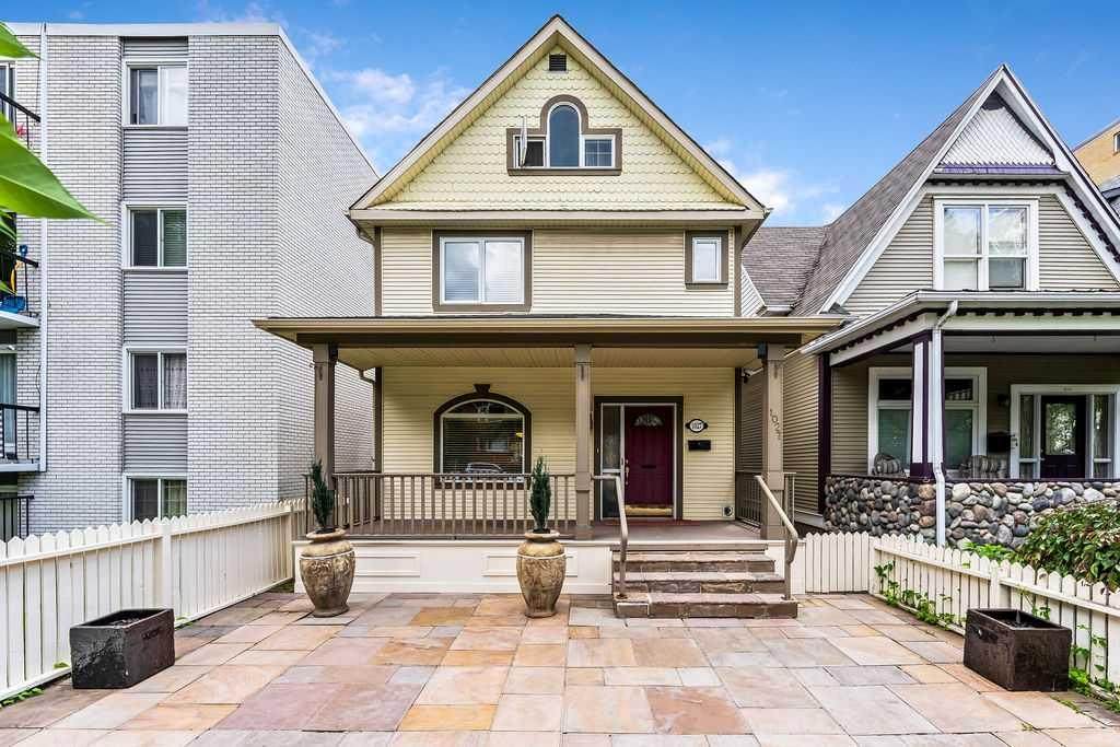 1027 13 Avenue - Photo 1