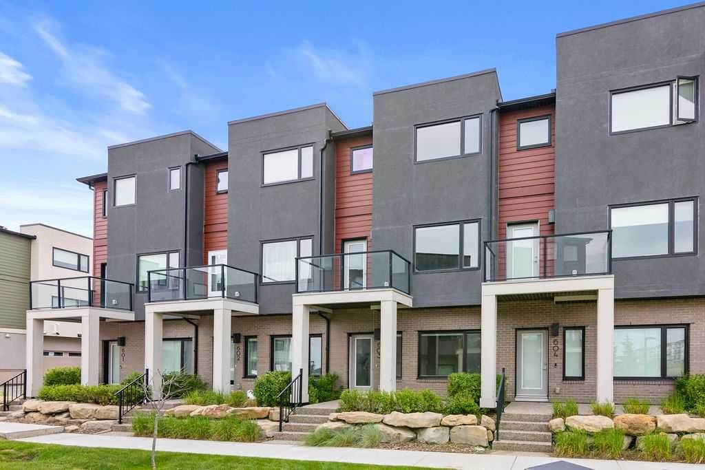 218 Sherwood Square - Photo 1