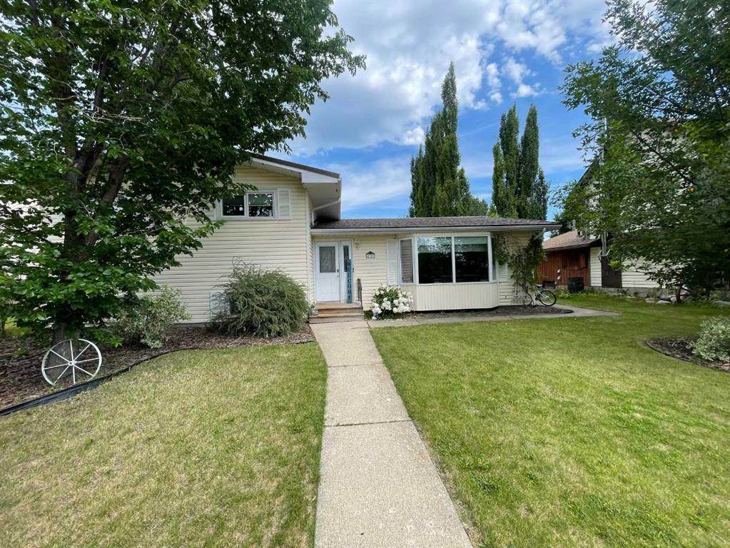 4305 55 Avenue - Photo 1